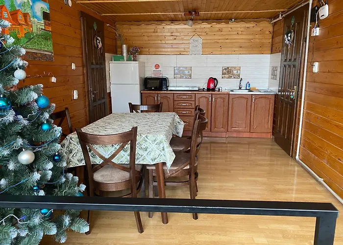 Хатки На ПенькахГотель